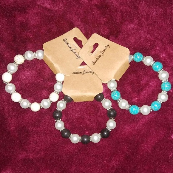 💗SUPER SALE💗3 BEAUTIFUL BRACELET BUNDLE - Picture 2 of 5